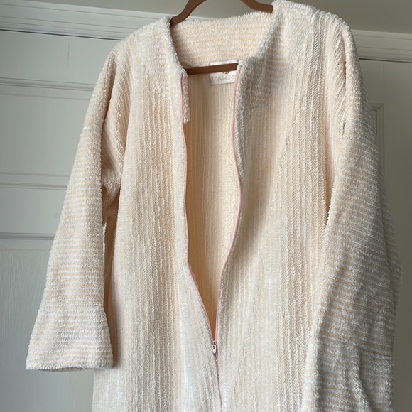 Cozy long mid-way zipper bath/ spa robe, size medium - Picture 2 of 6